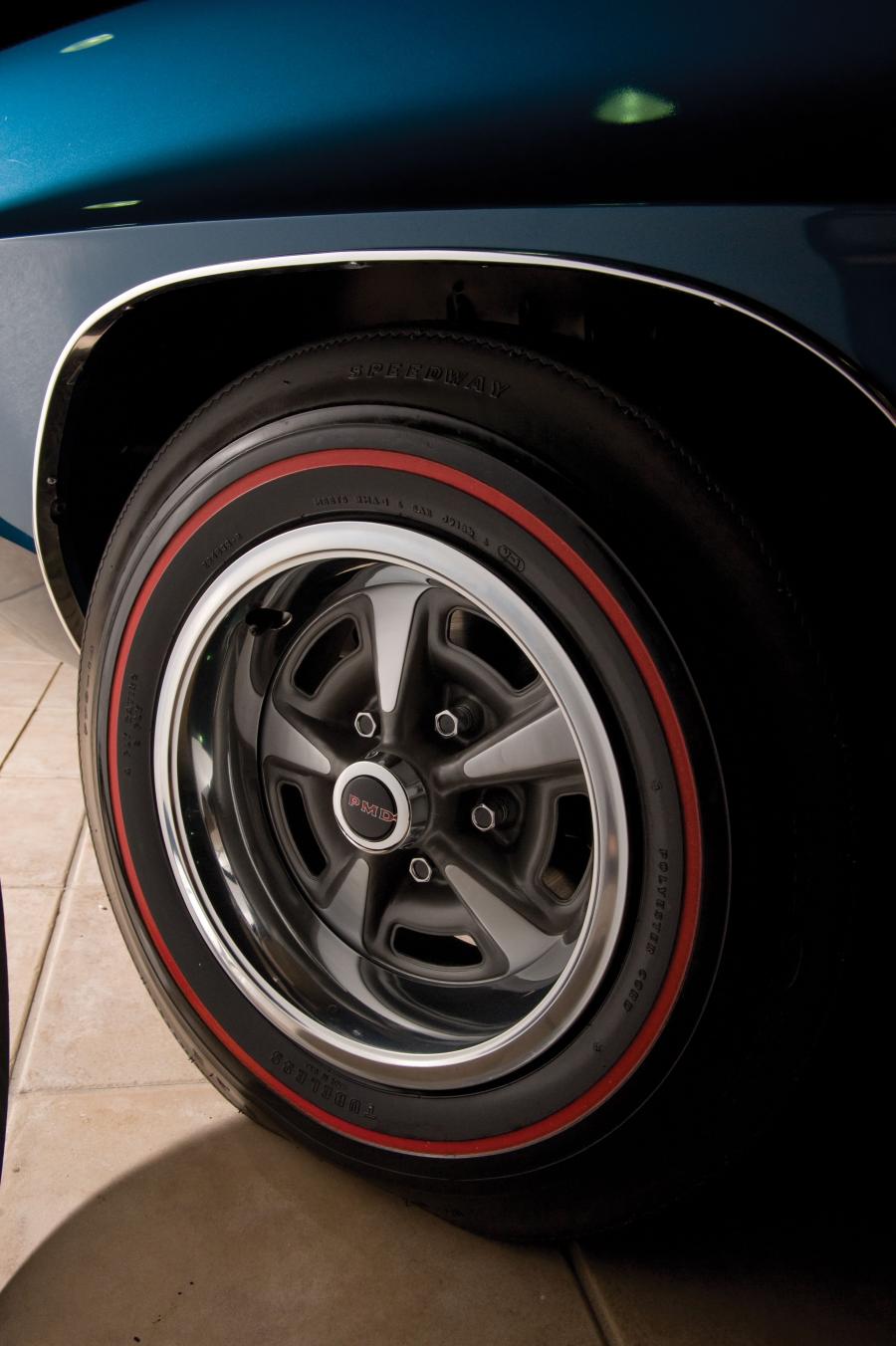  Pontiac Firebird 400 Ram Air IV Convertible 1969 года  (фото 4 из 17)